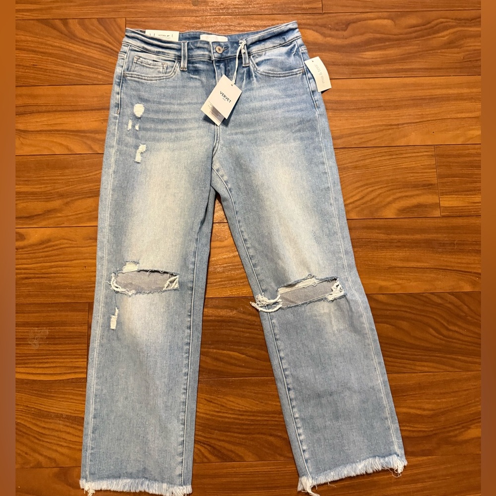 NWT Vervet Light Blue Distressed Straight Leg Jeans